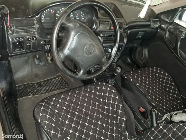 Opel Astra F 1998 · 1.6 MT