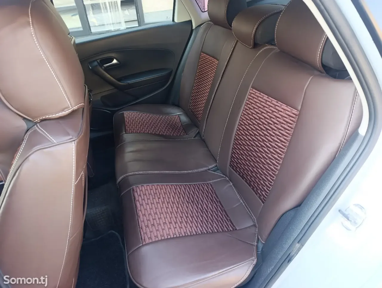 Volkswagen Polo 2018 · 1.6 MT