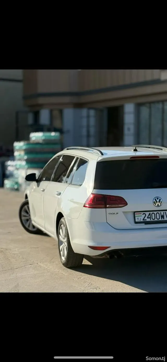 Volkswagen Golf 2015 · 1.8 MT