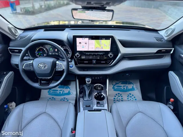 Toyota Highlander 2021 · 2.5 AT