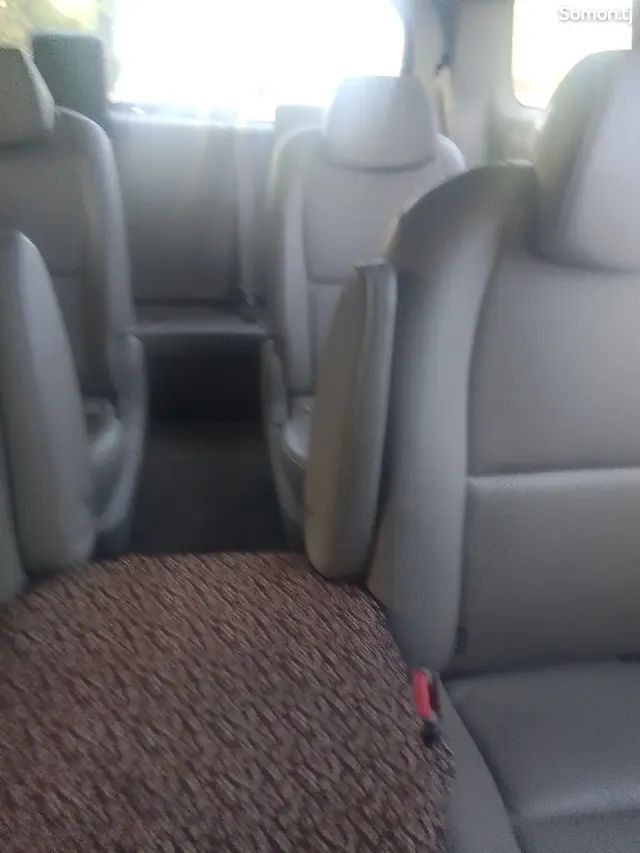 Kia Carnival 2015 · 2.2 AT