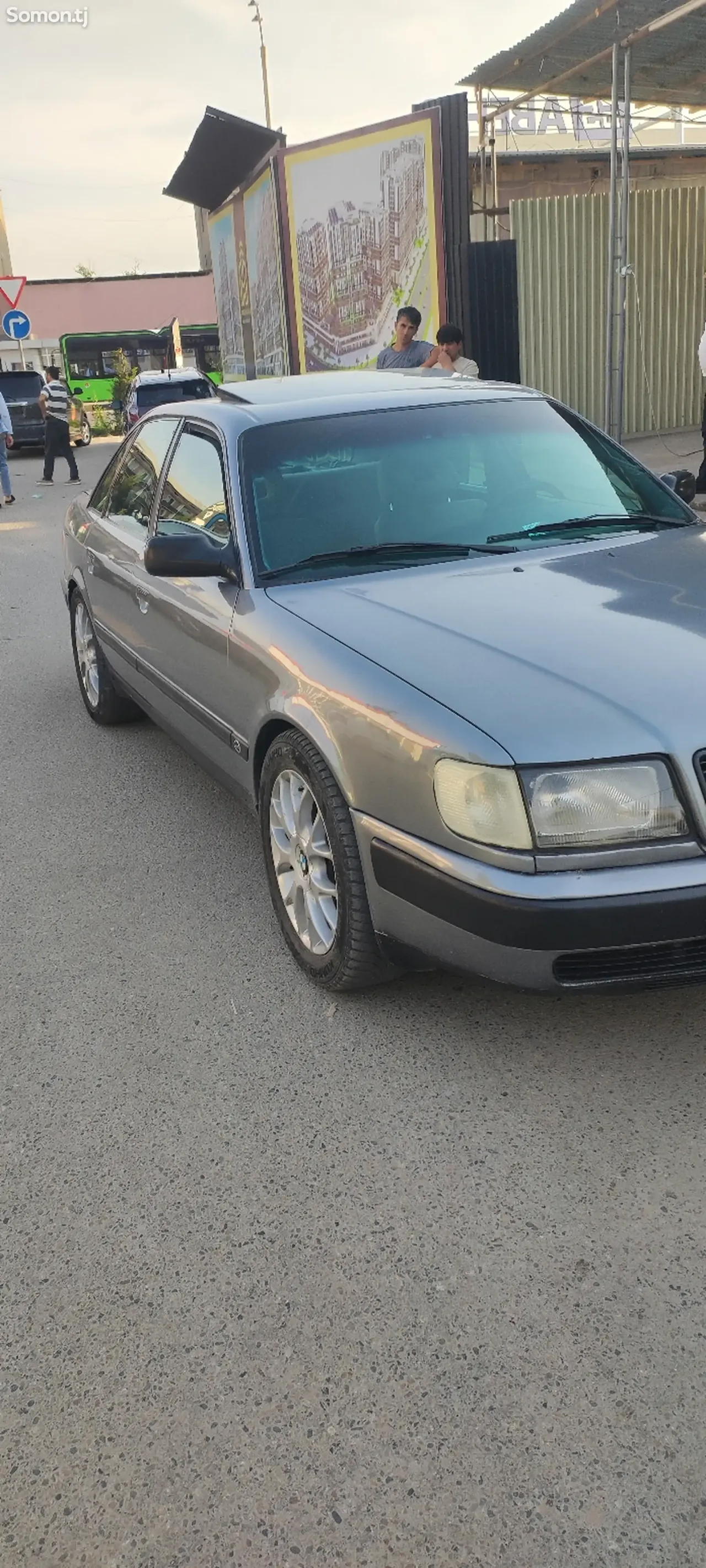 Audi 100 1992 · 2.8 MT