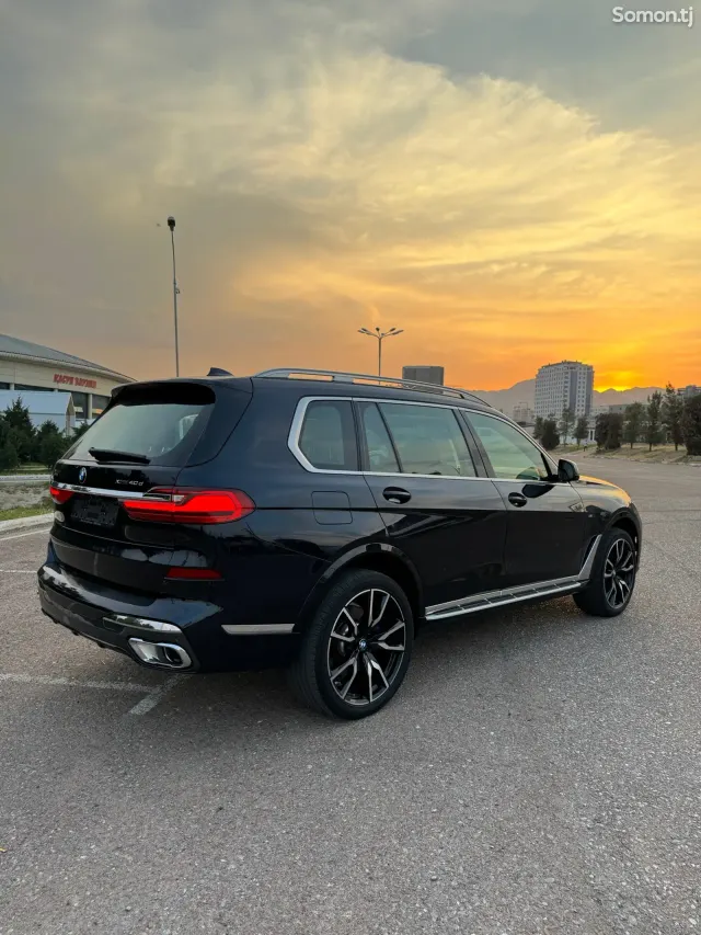 BMW X7 2021 · 4.0 AT