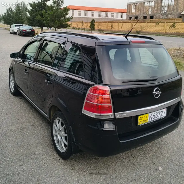 Opel Zafira 2007 · 1.8 MT