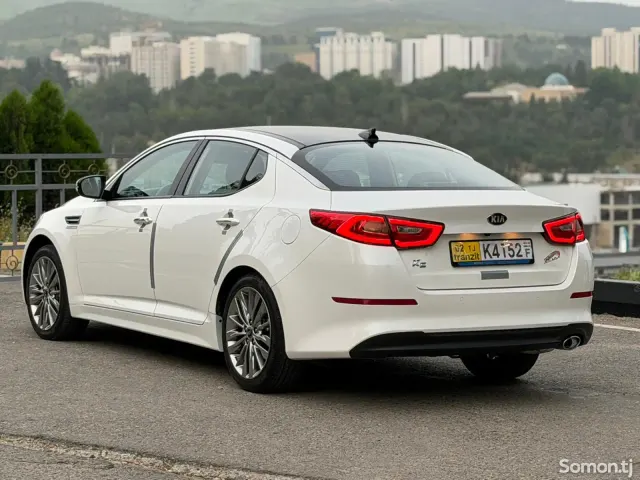 Kia K5 2015 · 2.0 AT