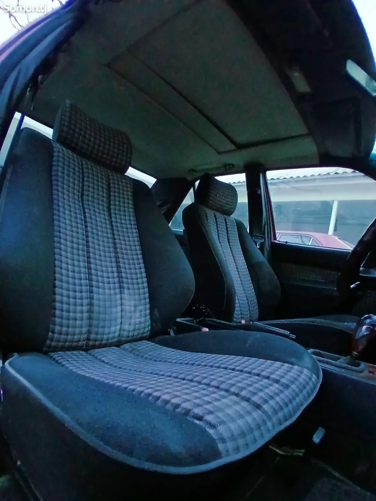 Mercedes-Benz W201 1992 · 1.8 MT