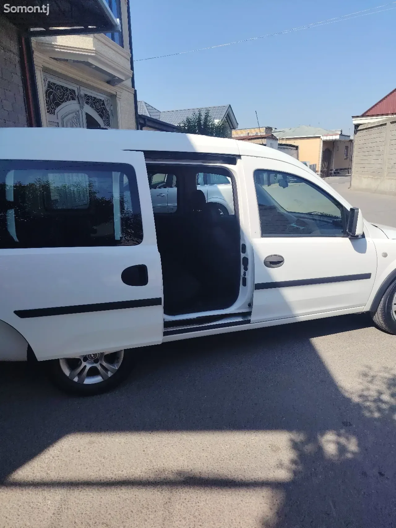 Opel Combo 2010 · 1.3 MT