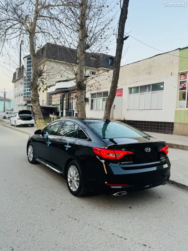 Hyundai Sonata 2015 · 2.0 AT