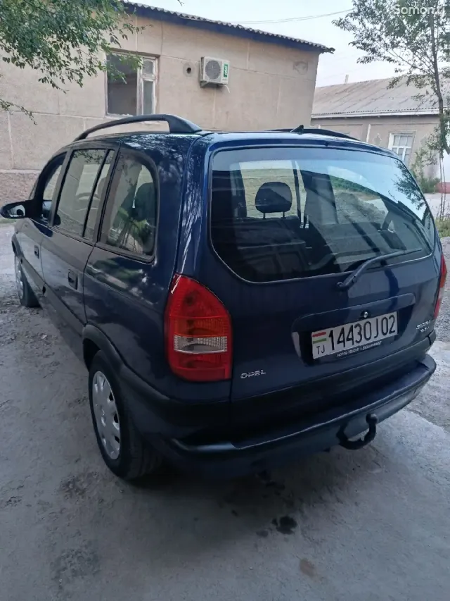 Opel Zafira 2003 · 1.8 AT