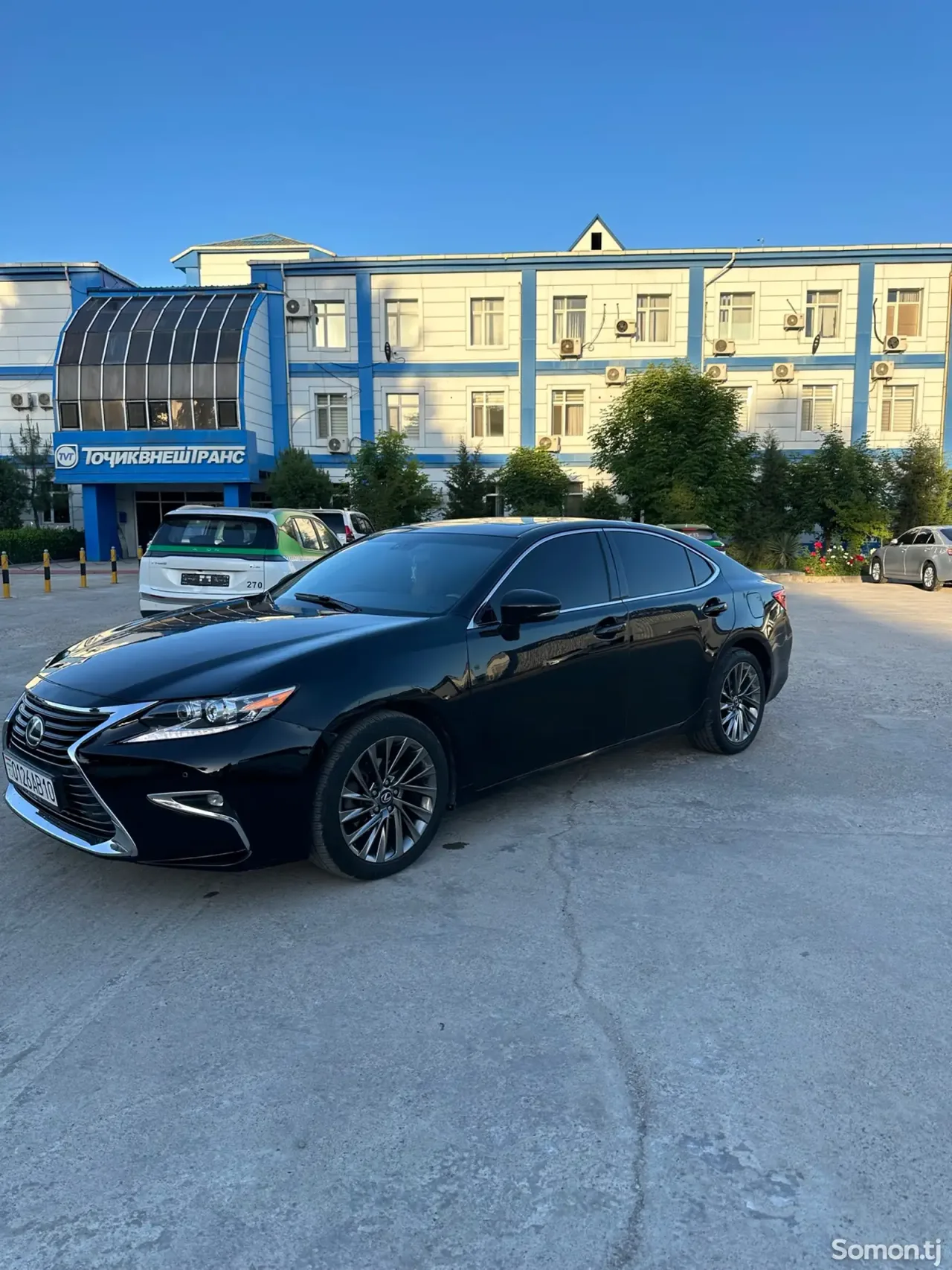 Lexus ES series 2015 · 3.5 AT
