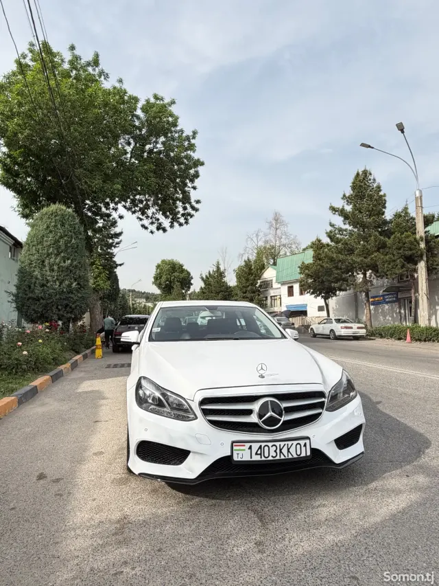 Mercedes-Benz E class 2015 · 2.0 AT