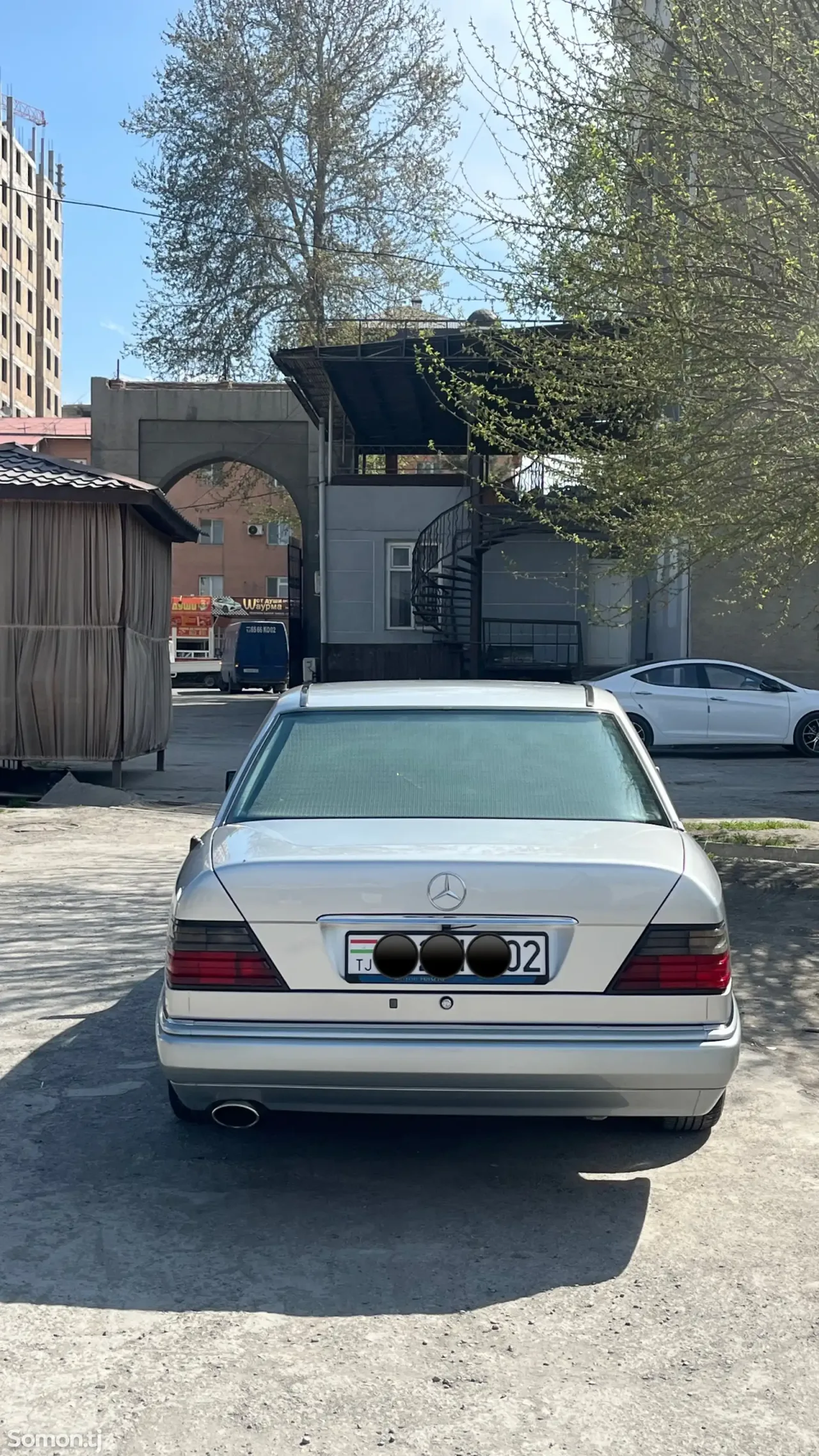 Mercedes-Benz W124 1994 · 2.3 AT