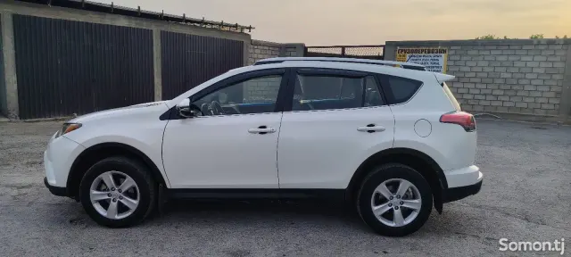 Toyota RAV 4 2014 · 2.2 AT