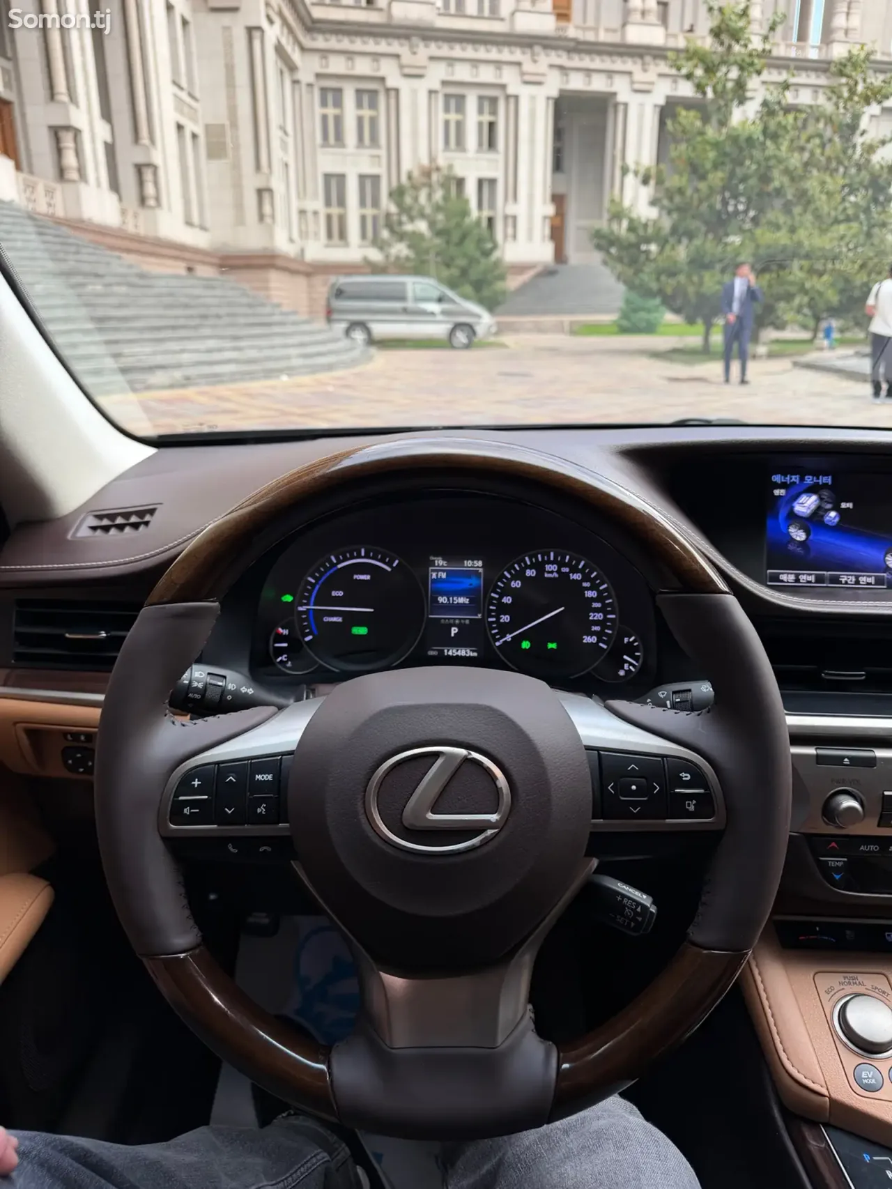 Lexus ES series 2016 · 3.0 AT