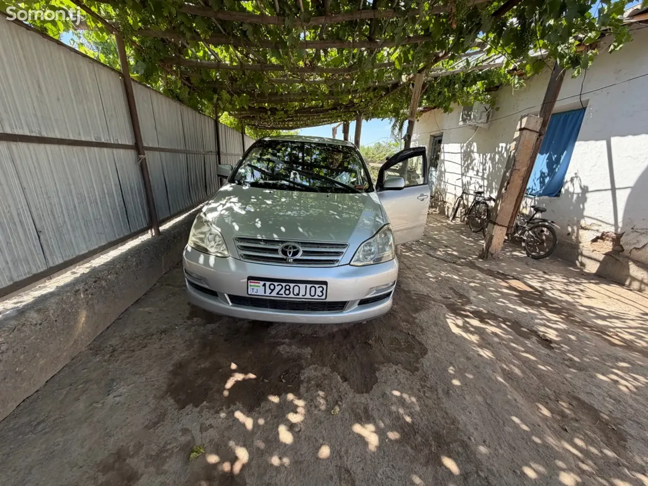 Toyota Ipsum 2007 · 2.4 MT