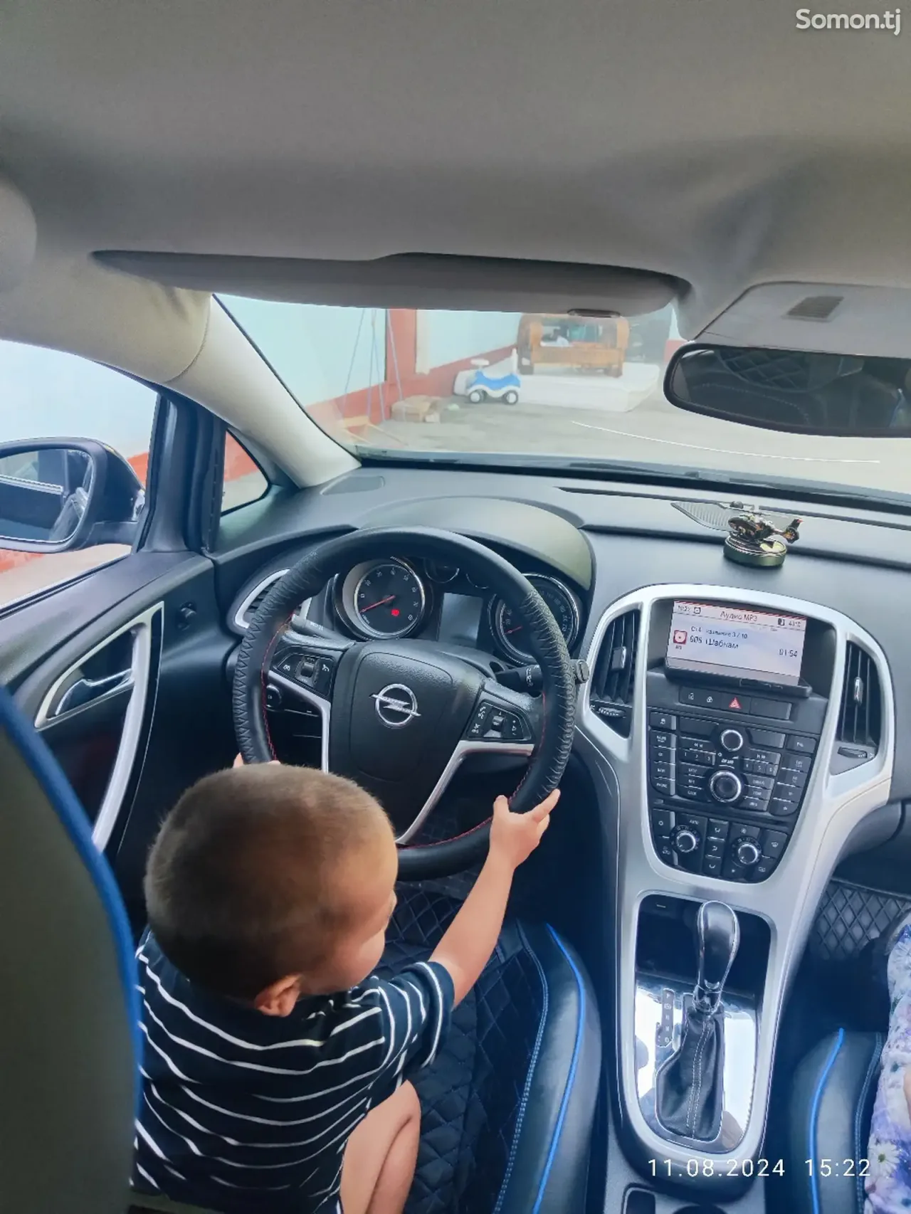 Opel Astra J 2010 · 1.6 AT