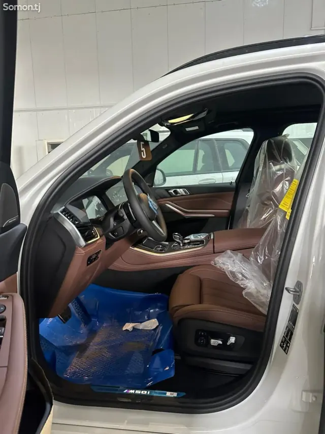 BMW X5 2023 · 4.4 AT