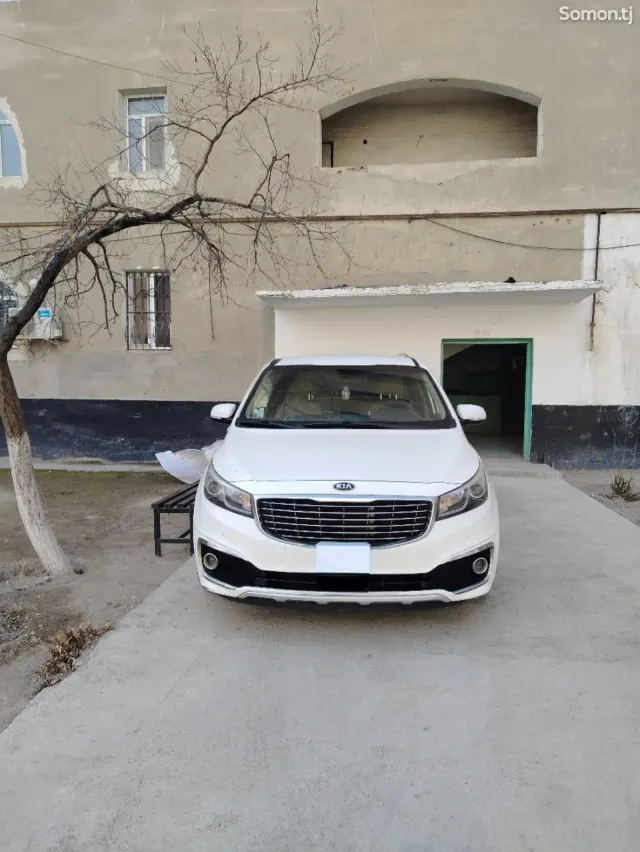 Kia Carnival 2016 · 2.2 AT