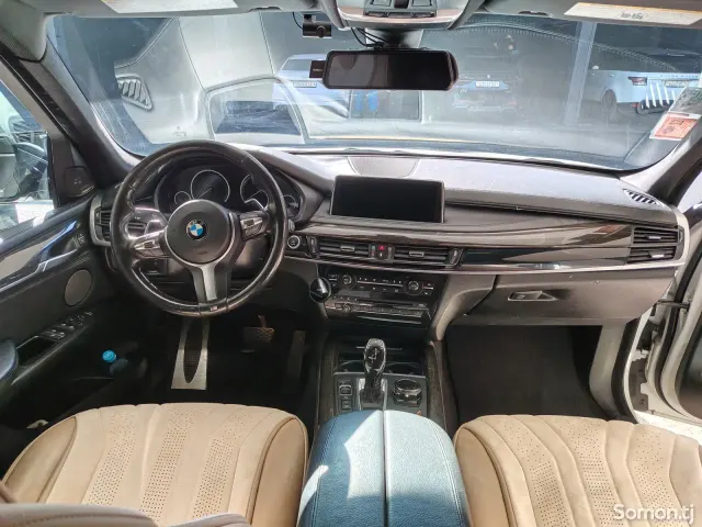 BMW X5 M 2016 · 4.4 MT