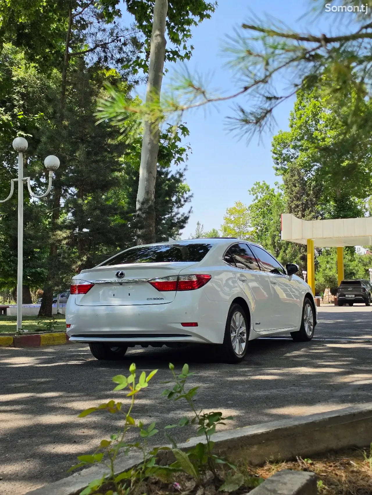 Lexus ES series 2015 · 2.5 AT
