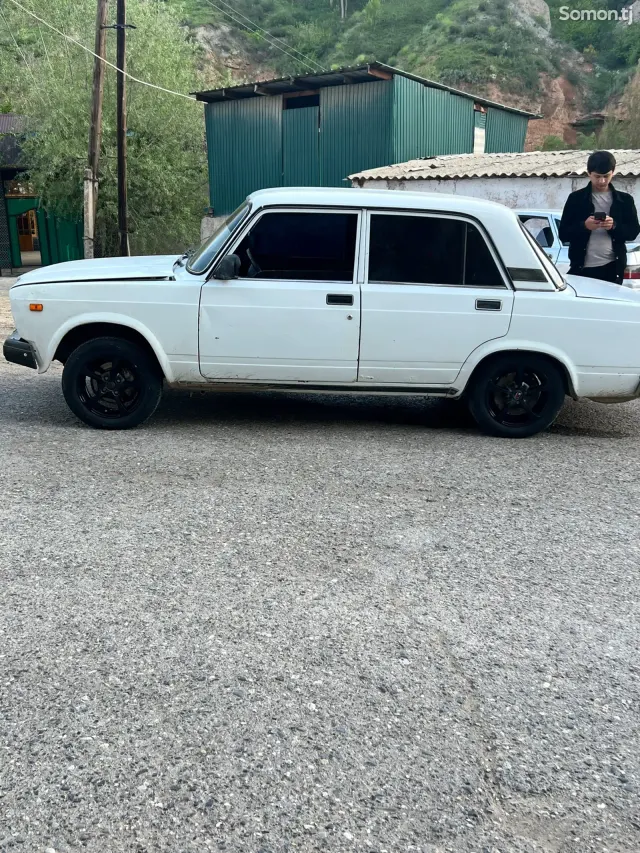 Lada (ВАЗ) 2107 2004 · 1.6 MT