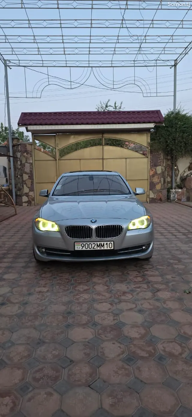 BMW M5 2012 · 2.2 AT