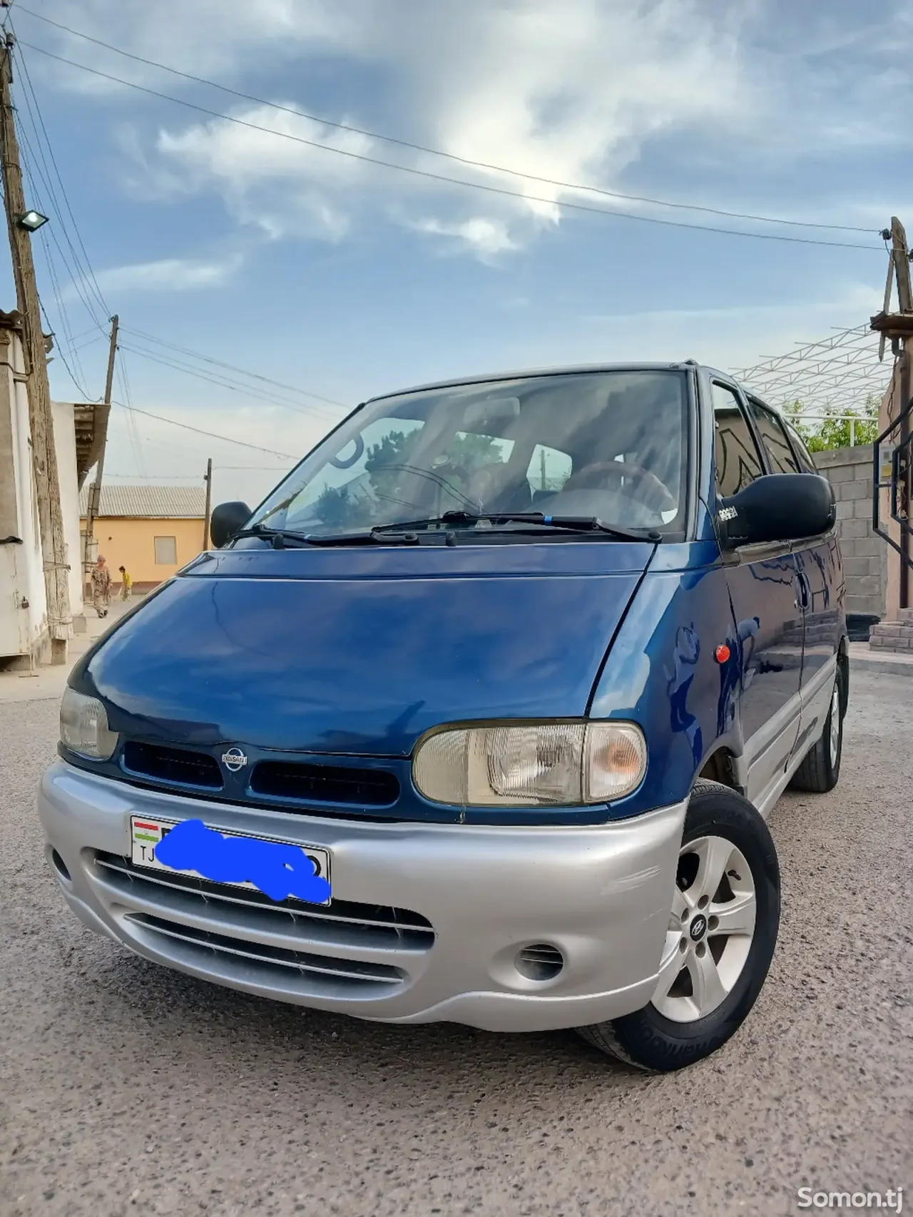 Nissan Serena 1999 · 1.6 MT