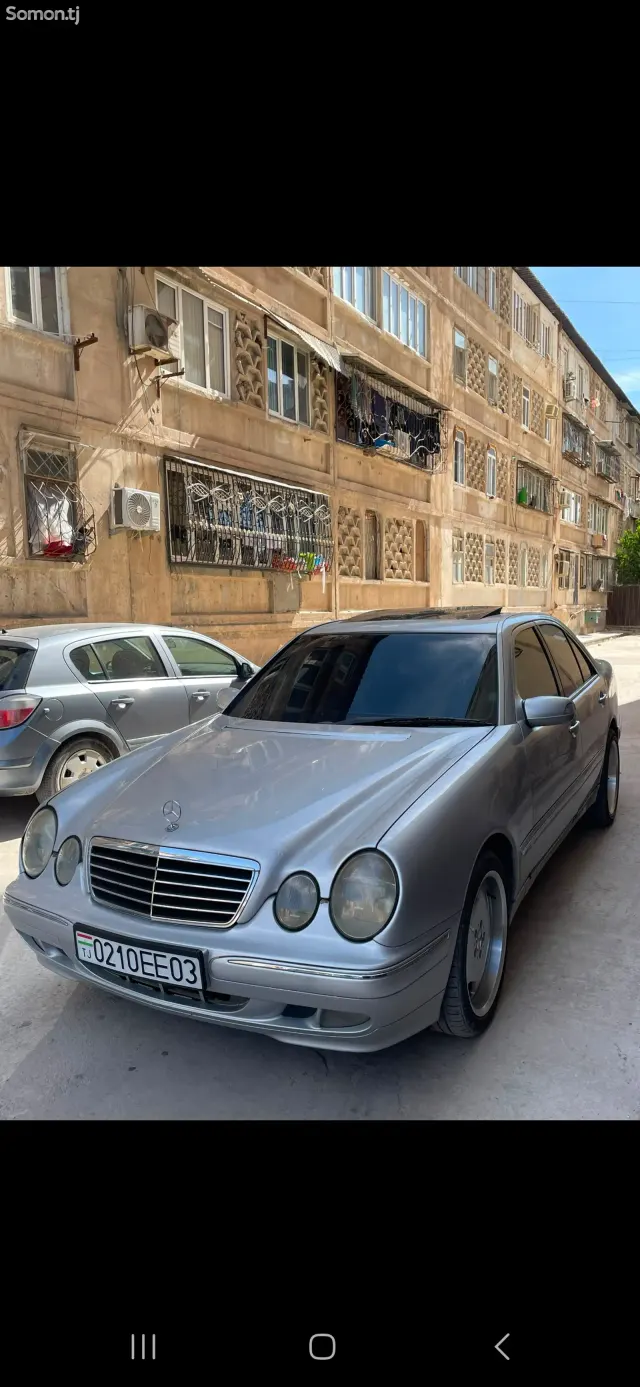 Mercedes-Benz E class 2001 · 3.2 AT