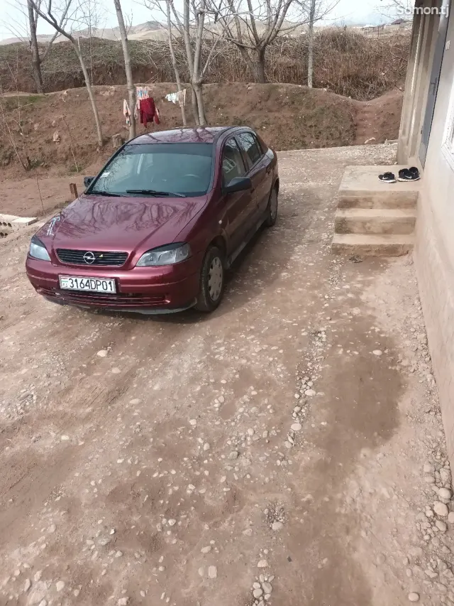 Opel Astra G 1999 · 1.6 MT