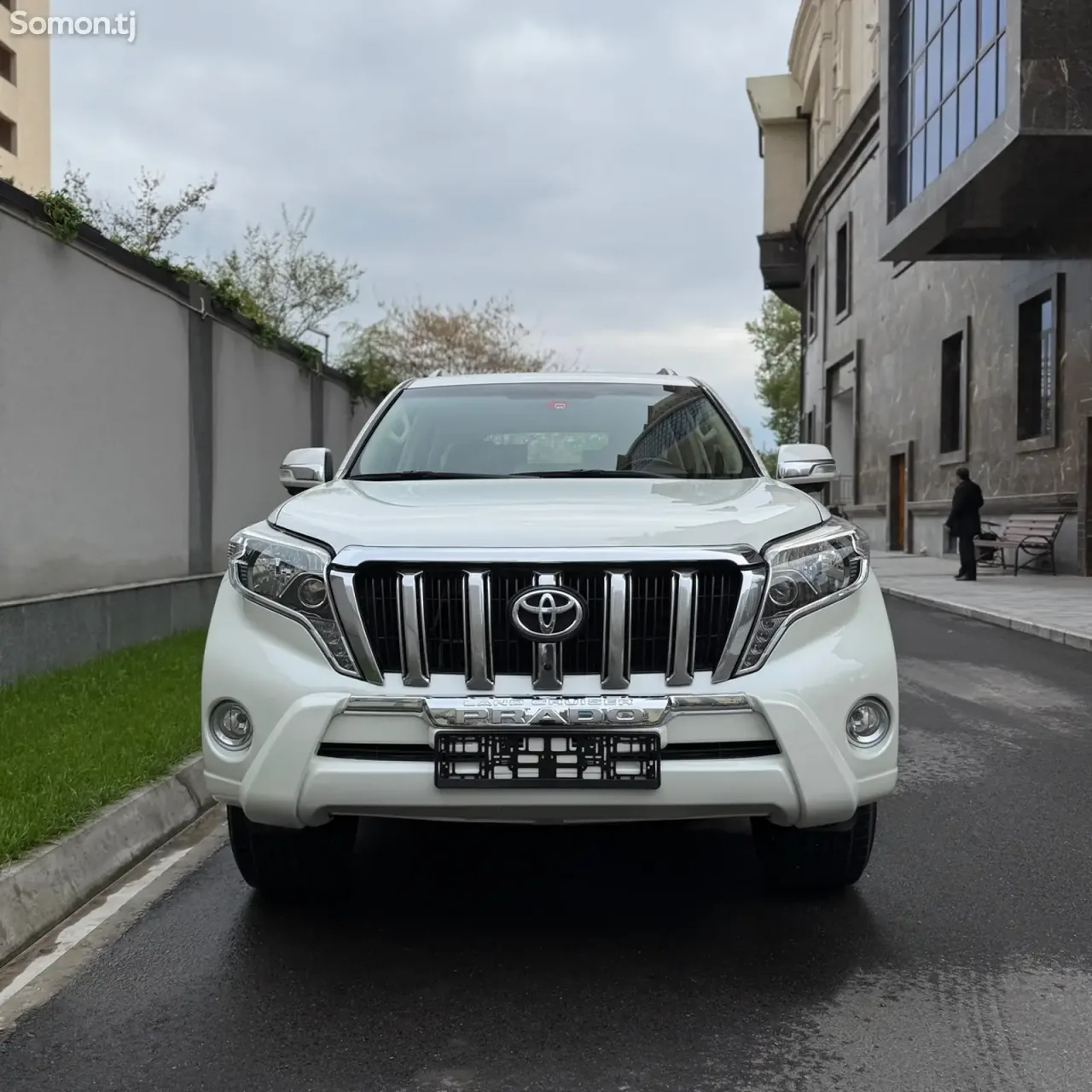 Toyota Land Cruiser Prado 2015 · 4.0 AT
