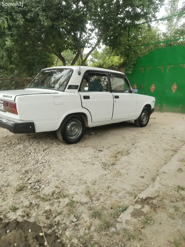 Lada (ВАЗ) 2107 2004 · 1.6 MT