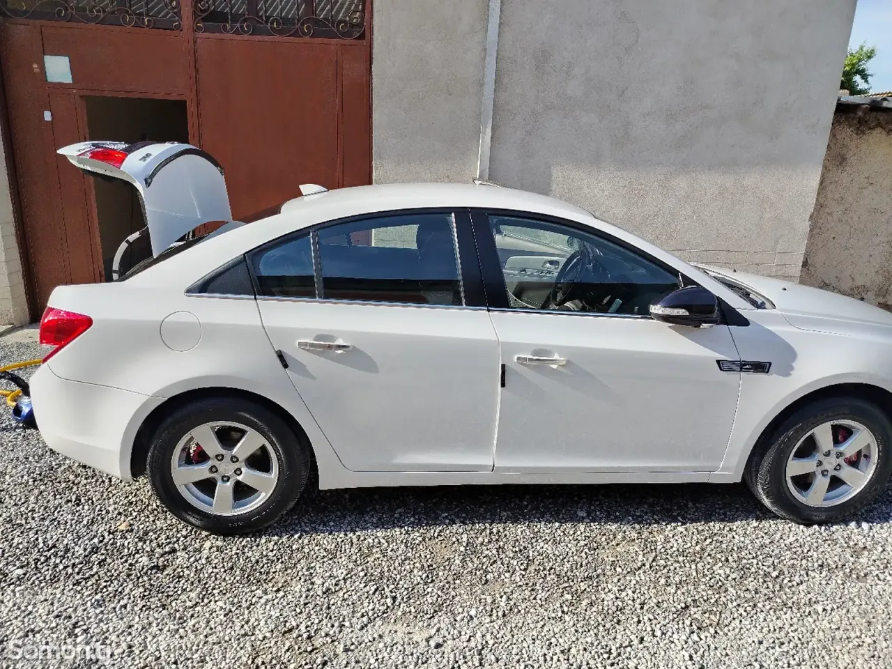 Chevrolet Cruze 2011 · 1.8 AT