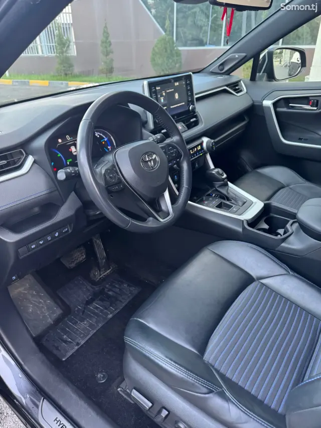 Toyota RAV 4 2020 · 2.5 AT