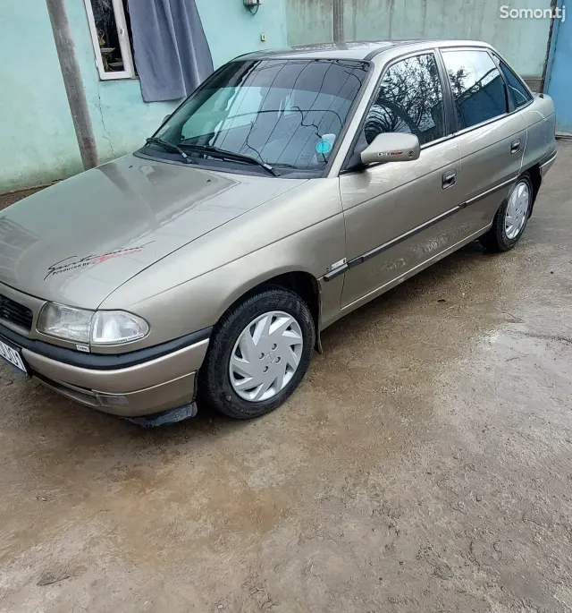 Opel Astra F 1996 · MT