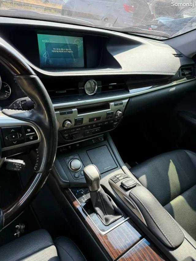 Lexus ES series 2016 · 3.0 AT