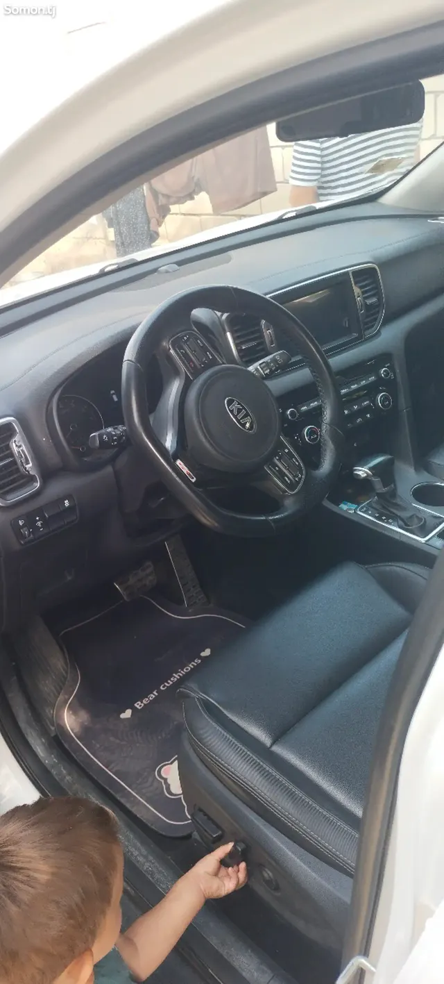 Kia K5 2017 · 1.6 AT