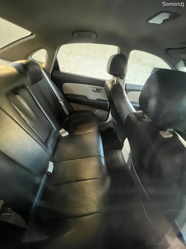 Hyundai Avante 2007 · 1.6 AT
