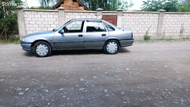 Opel Vectra A 1995 · 1.8 MT