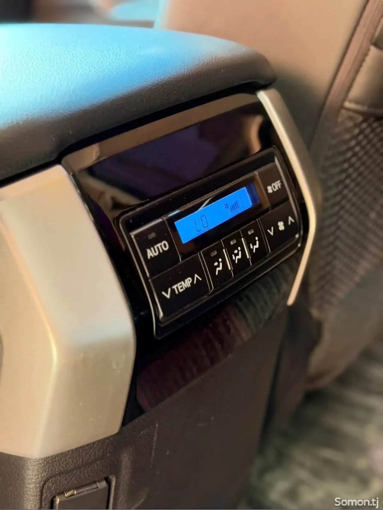 Toyota Land Cruiser Prado 2020 · 2.8 AT