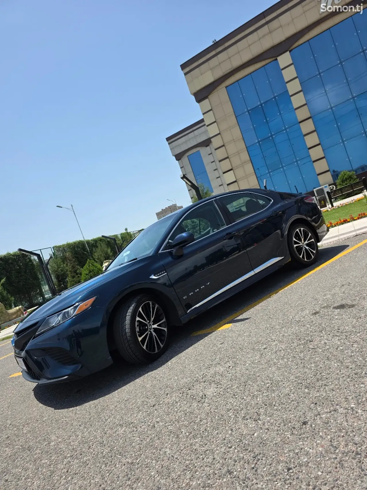 Toyota Camry 2018 · 2.5 AT