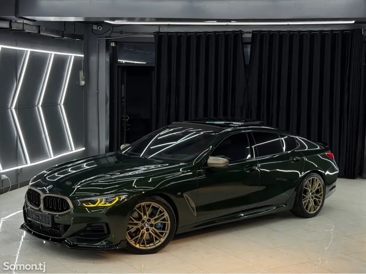 BMW M8 2023 · 4.4 AT
