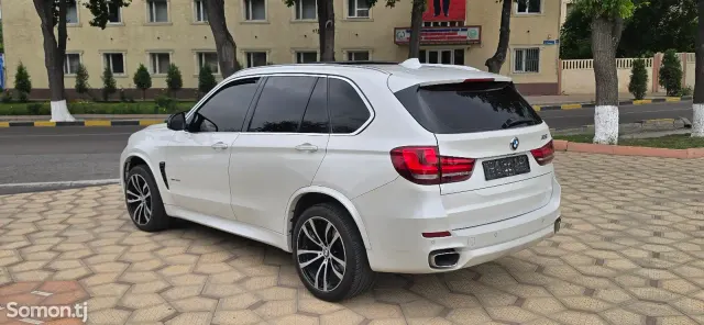 BMW X5 2015 · 3.0 AT