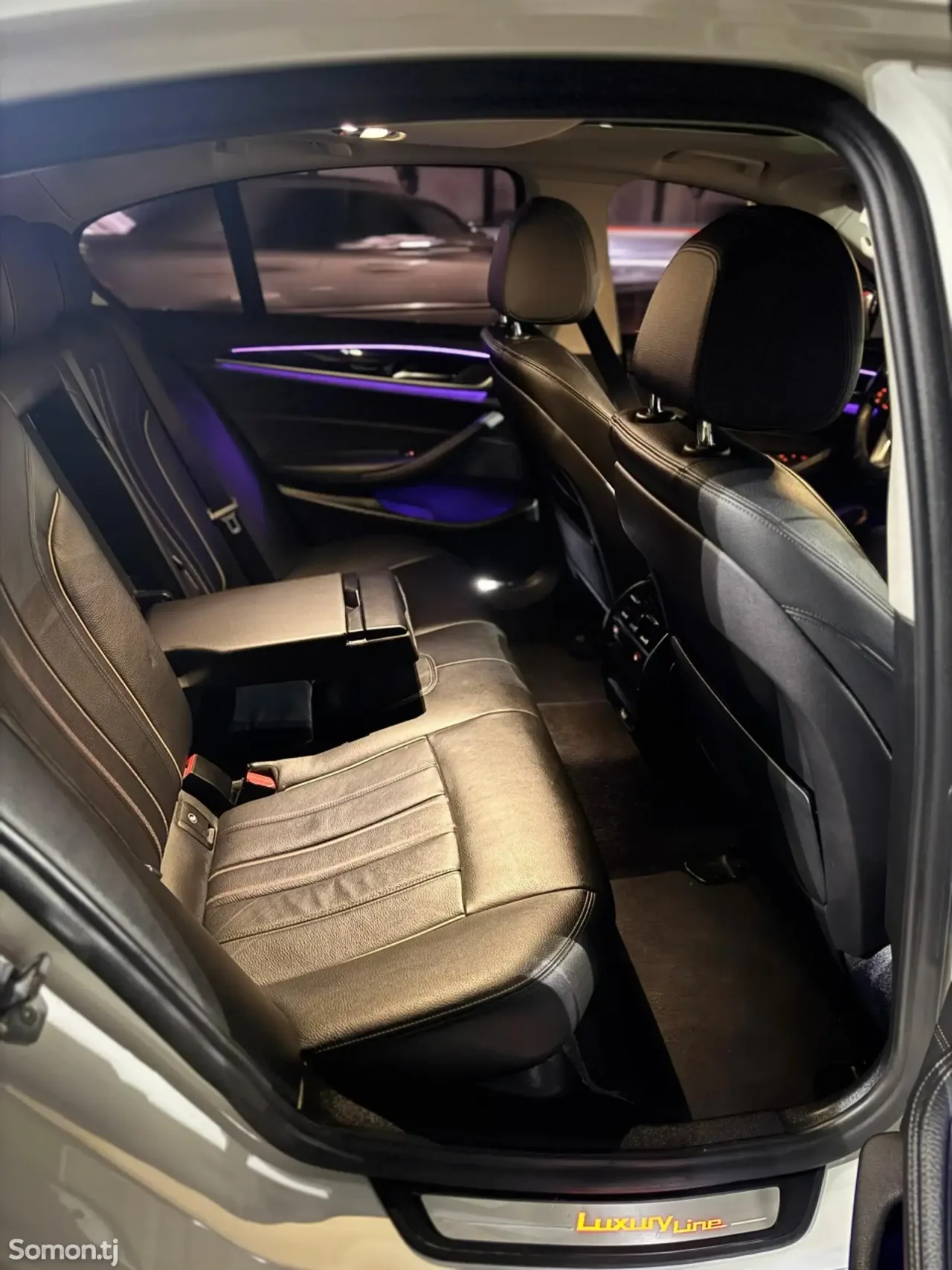 BMW 5 series 2018 · 2.0 AT