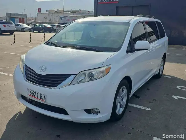 Toyota Sienna 2014 · 3.5 AT