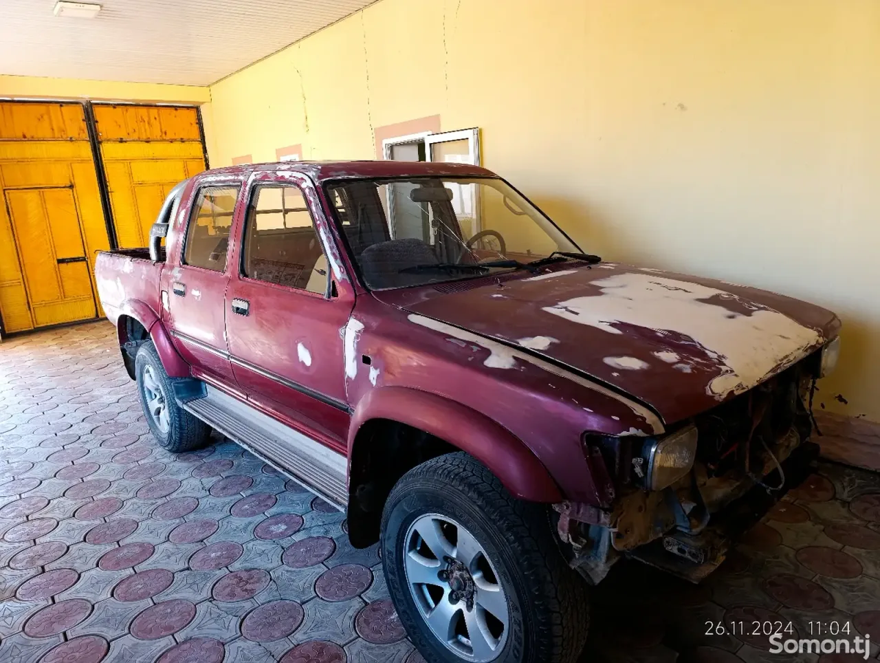 Toyota Hilux 1995 · 2.4 MT
