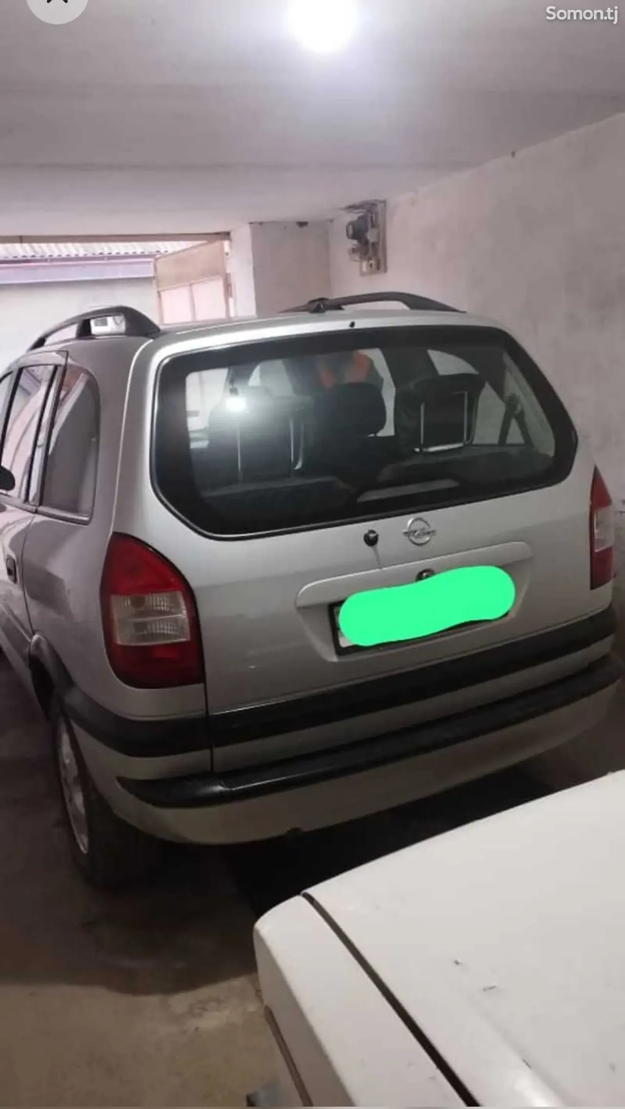 Opel Zafira 1999 · 1.8 MT