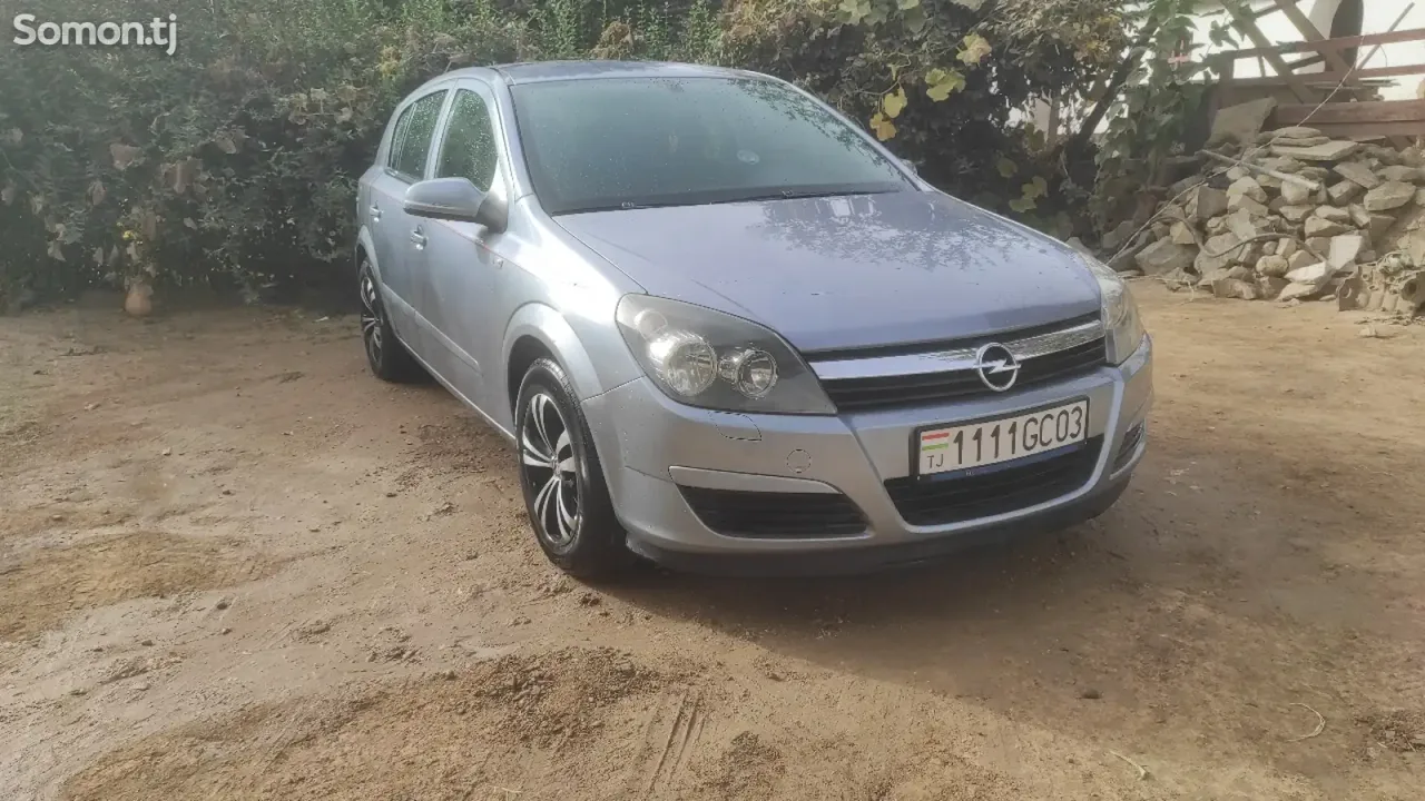 Opel Astra H 2006 · 1.6 MT