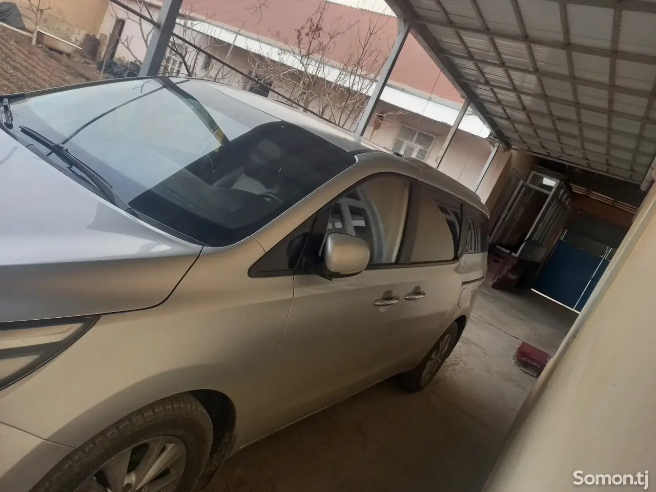 Kia Carnival 2016 · 2.2 AT