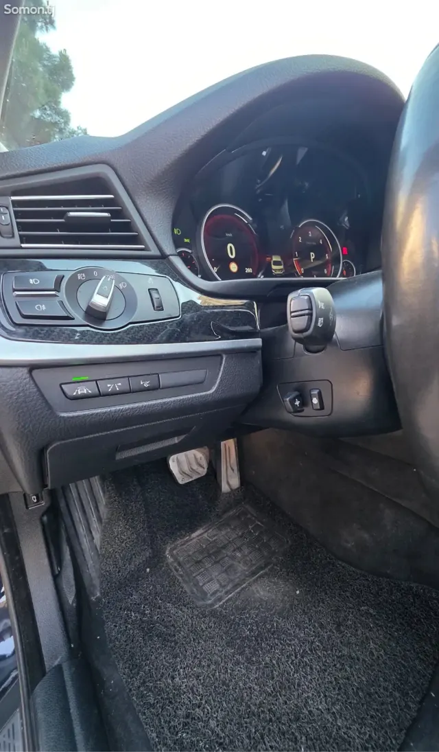 BMW 5 series 2016 · 2.0 AT