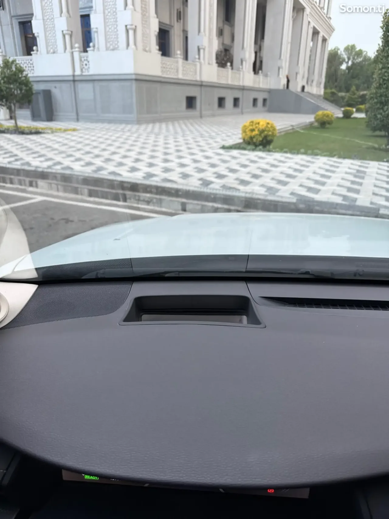 Toyota Camry 2025 · 2.5 AT